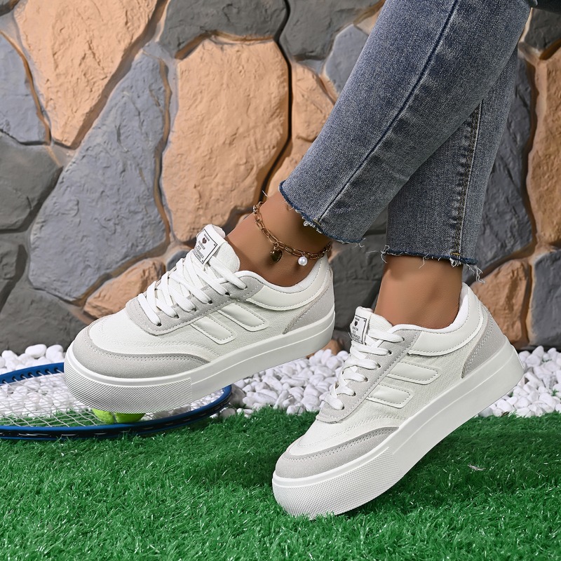 真新しい女性用キャンバスヴァルカナイズシューズ、レースアップ - Vans Shoes Old Skool のレビューと価格
